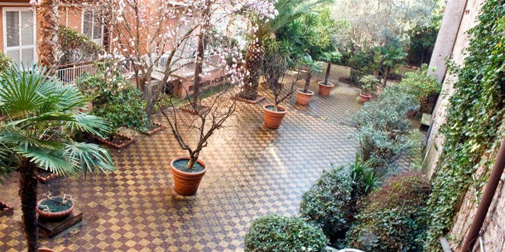 Domus Aventina 3* Roma